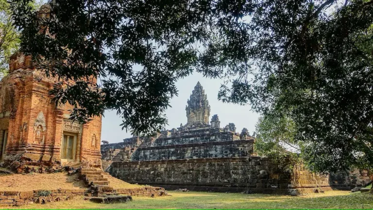 pre angkor temples of roluos group and kampong phluk 02